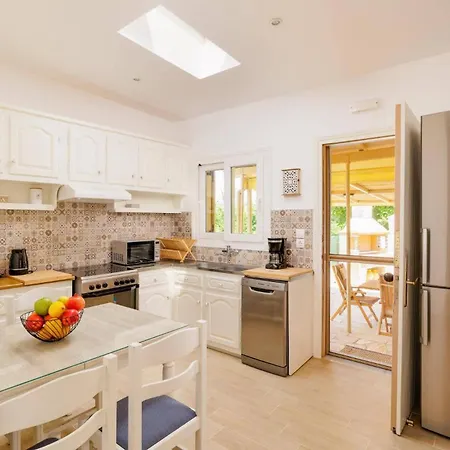 Stamatella By * Velonádes